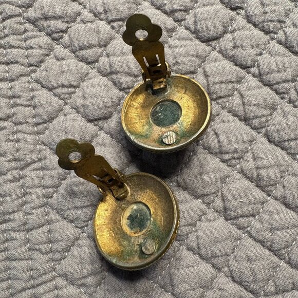 Vintage Clip on Earrings Round Gold Tone with Blue Stone - Picture 4 of 7